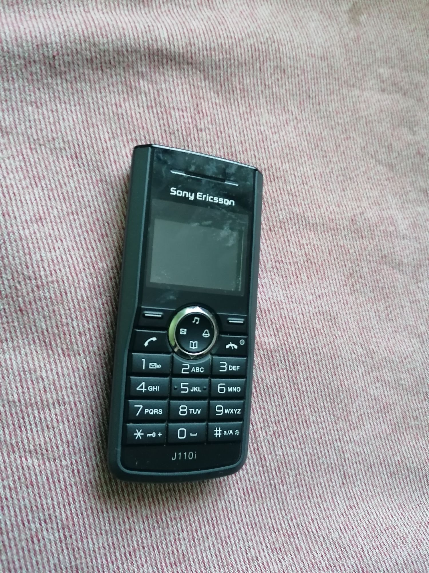 Vând Sony Ericsson j110i liber de rețea trimit și prin curier sau post