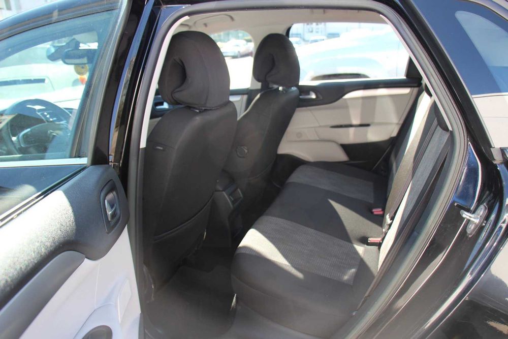 Продавам лек автомобил CITROEN