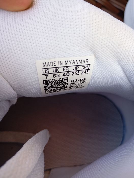 Ghete adidas mărimea 40 noi