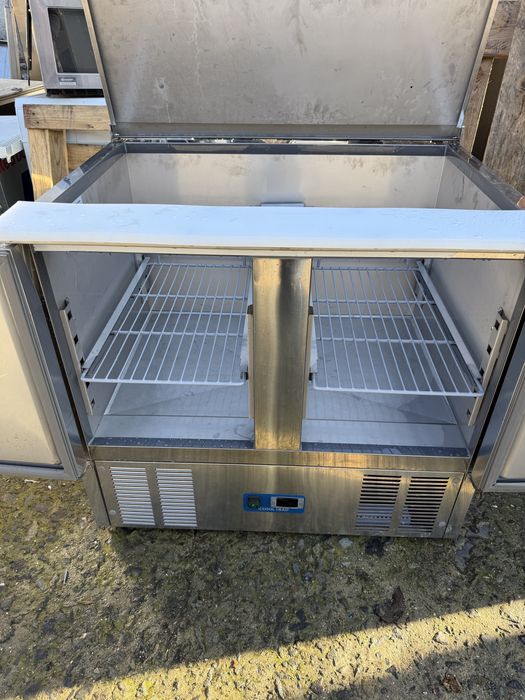 Хладилна маса  салатиера