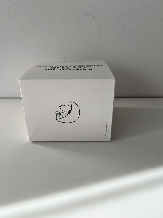 Ceas Swatch X Omega Mission to MoonPHASE Snoopy Edition .