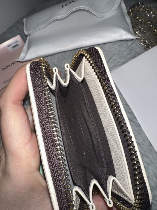 TOUS портфейл с дълга верига