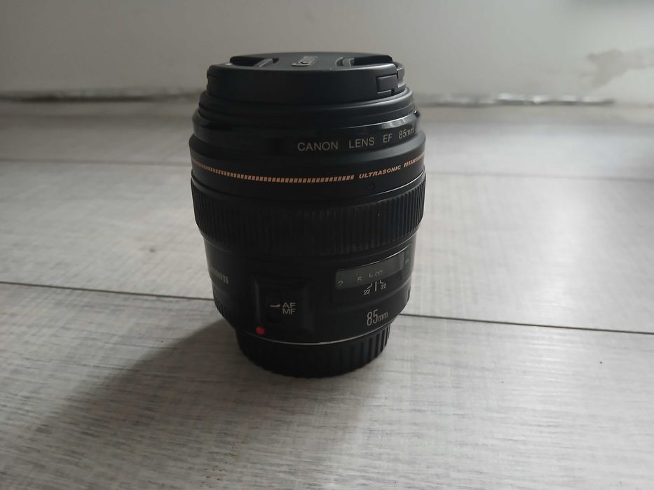 Obiectiv Canon EF 85 mm f/1.8