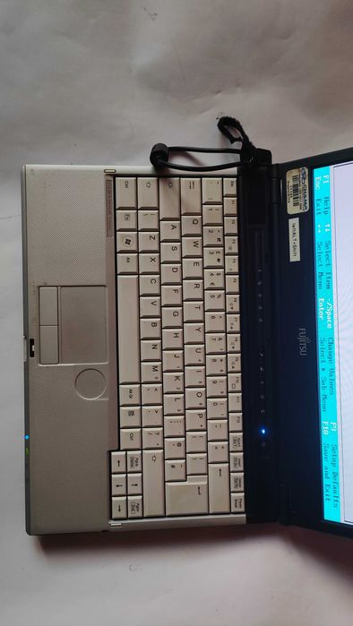 Лаптоп fujitsu s760 4гб/320гб/ win 10