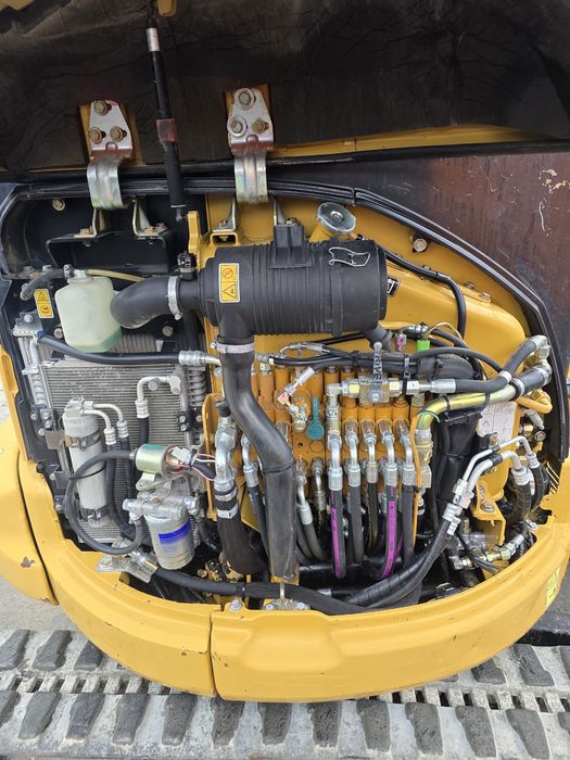 Vand miniexcavator Caterpillar 303 3200 kg