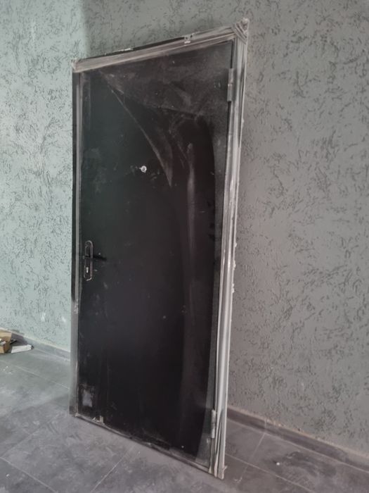 Дверь входная 96 правая