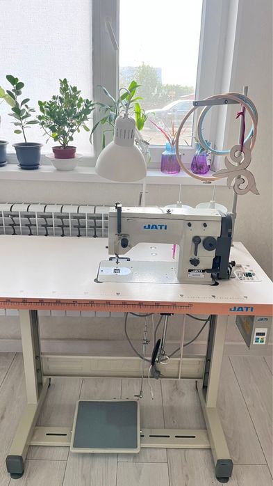 Промышленная швейная машина 2-х прокольной строчки зиг-заг Jati