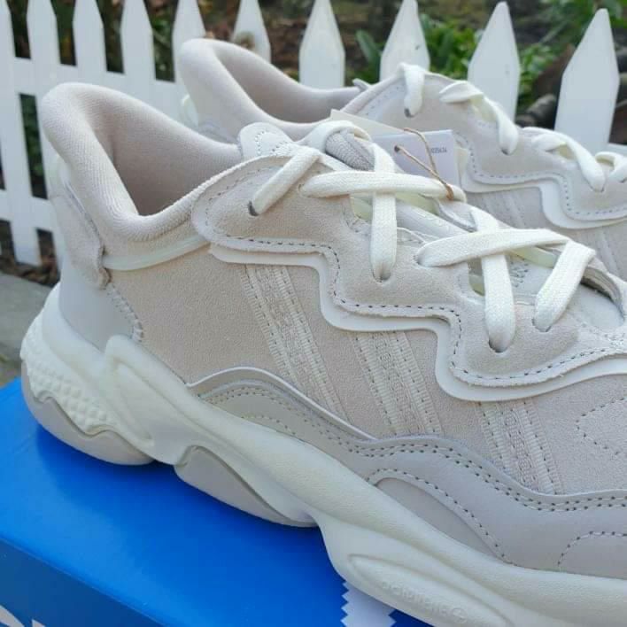 Adidas "Ozweego" Beige