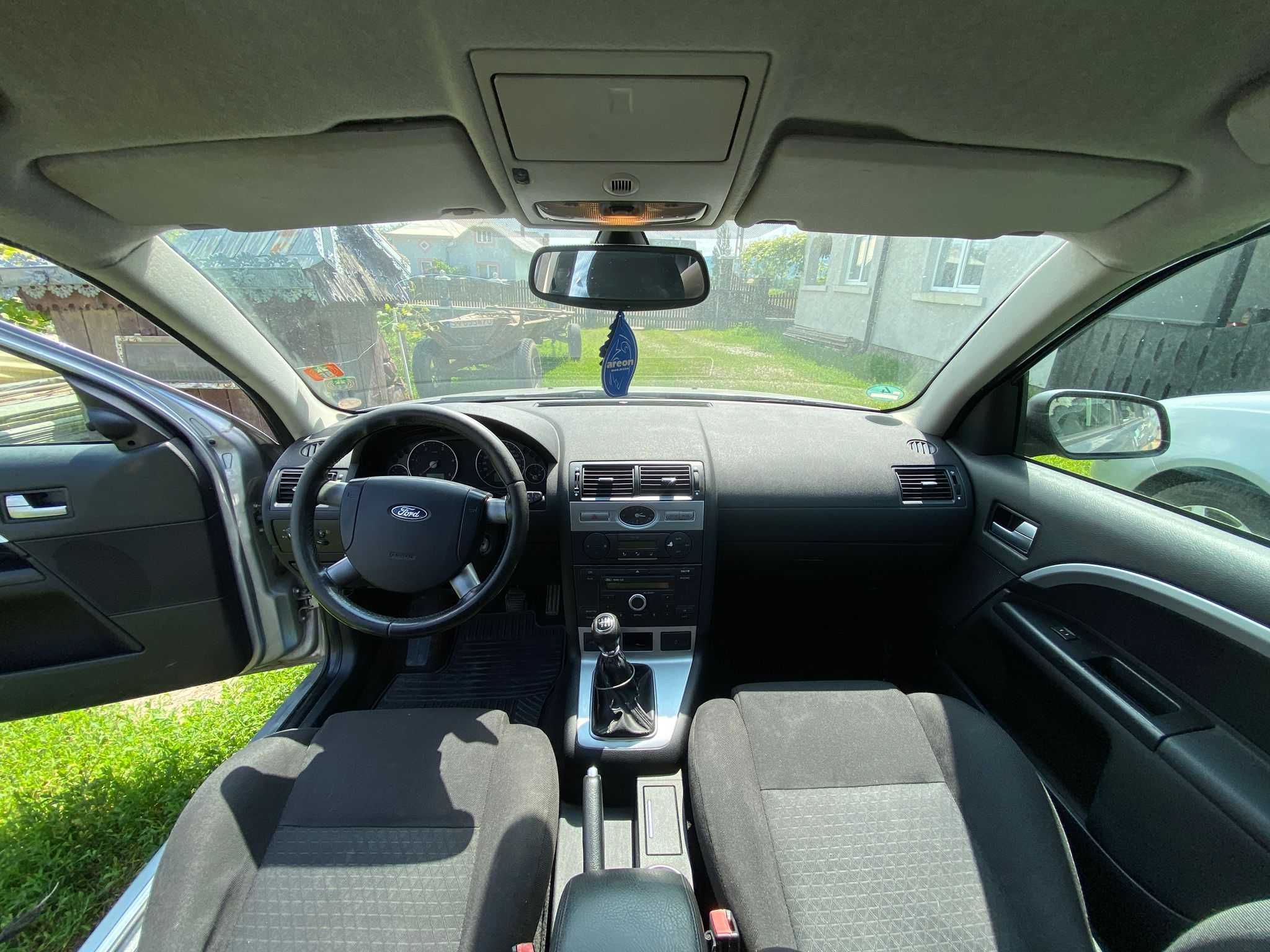 Vând Ford Mondeo