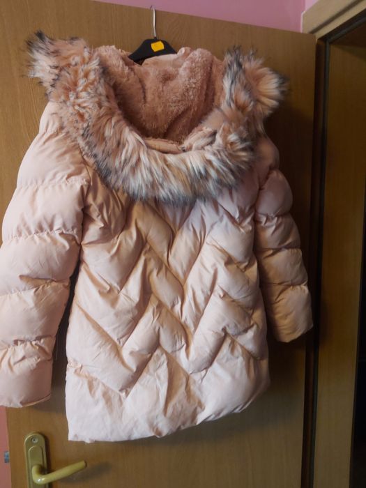 Асиметрично прасковено зимно яке размер 152 158 см