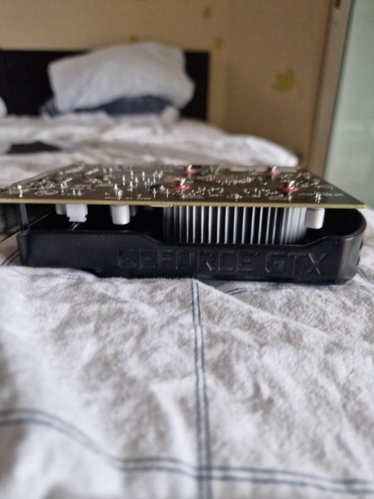 Бартер!!! Gtx 1650 Palit 4gb gddr5