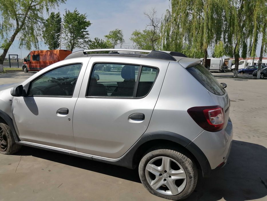 Dezmembram Dacia Sandero