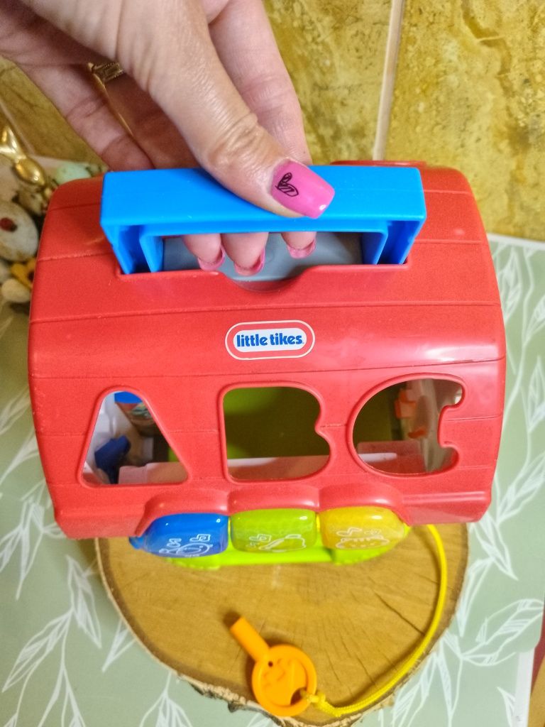 Căsuța Little Tikes cu sunete