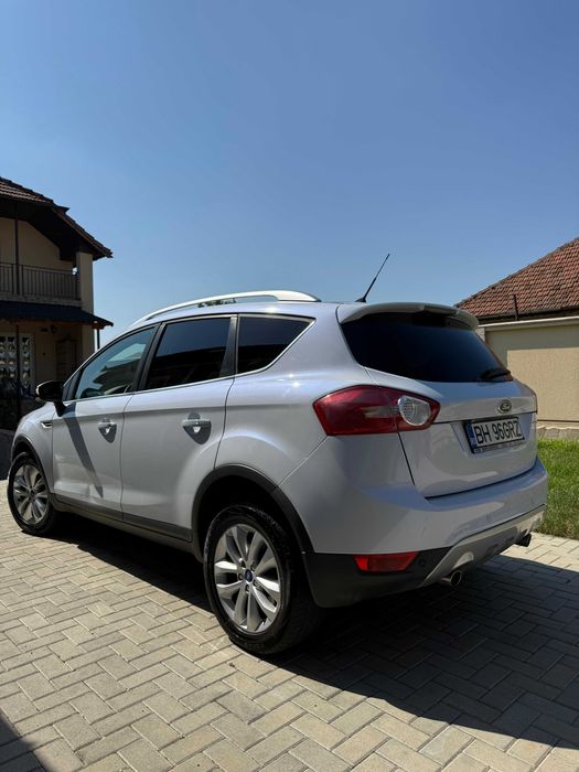 Ford Kuga 4x4 Diesel – 2011 – Spațioasă și Fiabilă