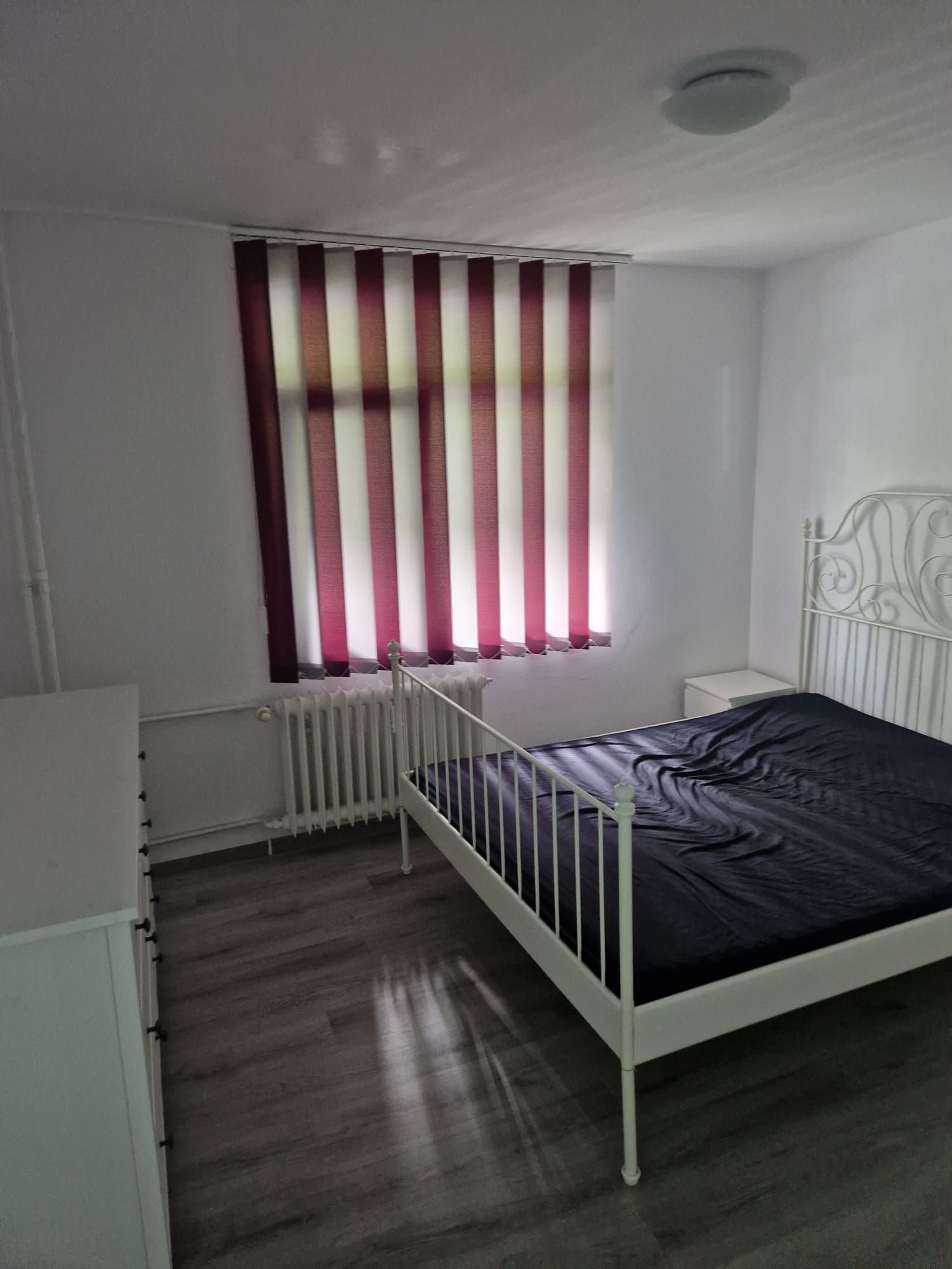 Inchiriez apartament 2 camere pe str Secuilor  (metrou piata Sudului)