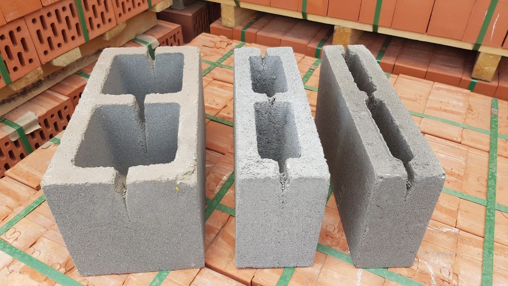 Перегородочный заборный сплитерный бетонный блок скц пескоблок  межком