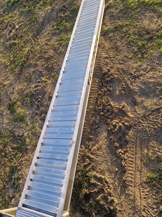 Алуминиеви пътеки за платформа