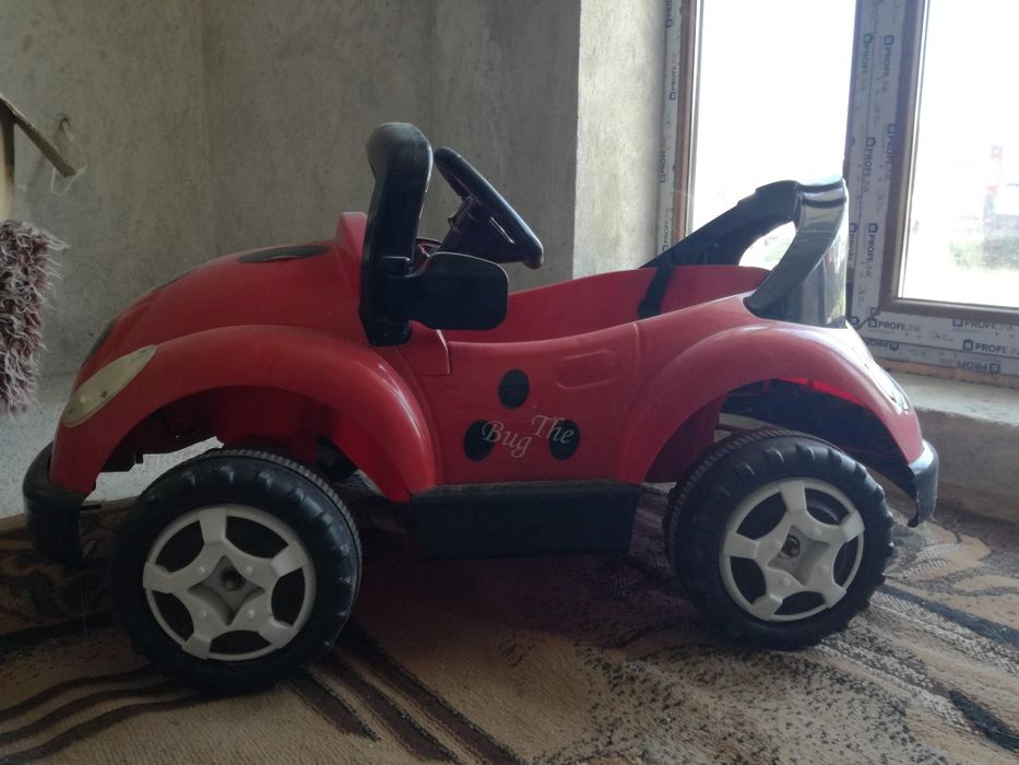 Продавам детска кола