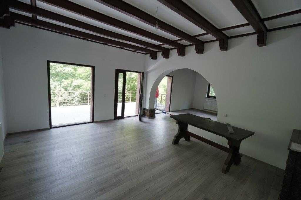 Apartament de Lux cu Terasă Panoramică în Breaza, 93 mp utili, Renovat