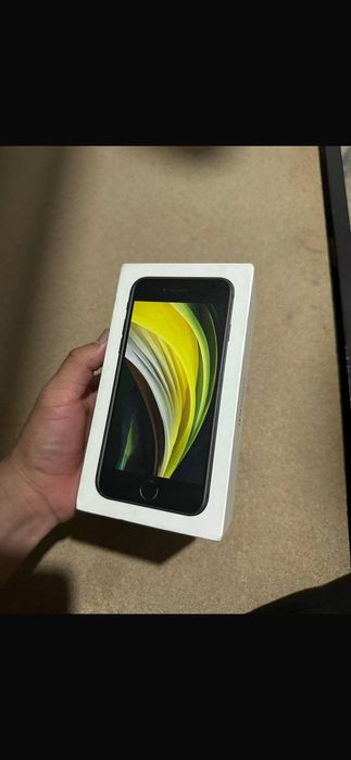 iPhone SE 2020 в хорошем состоянии