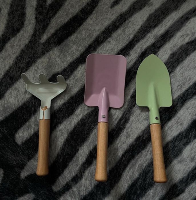 Set 3 unelte de grădinărit – noi, fără etichetă (Leroy Merlin)