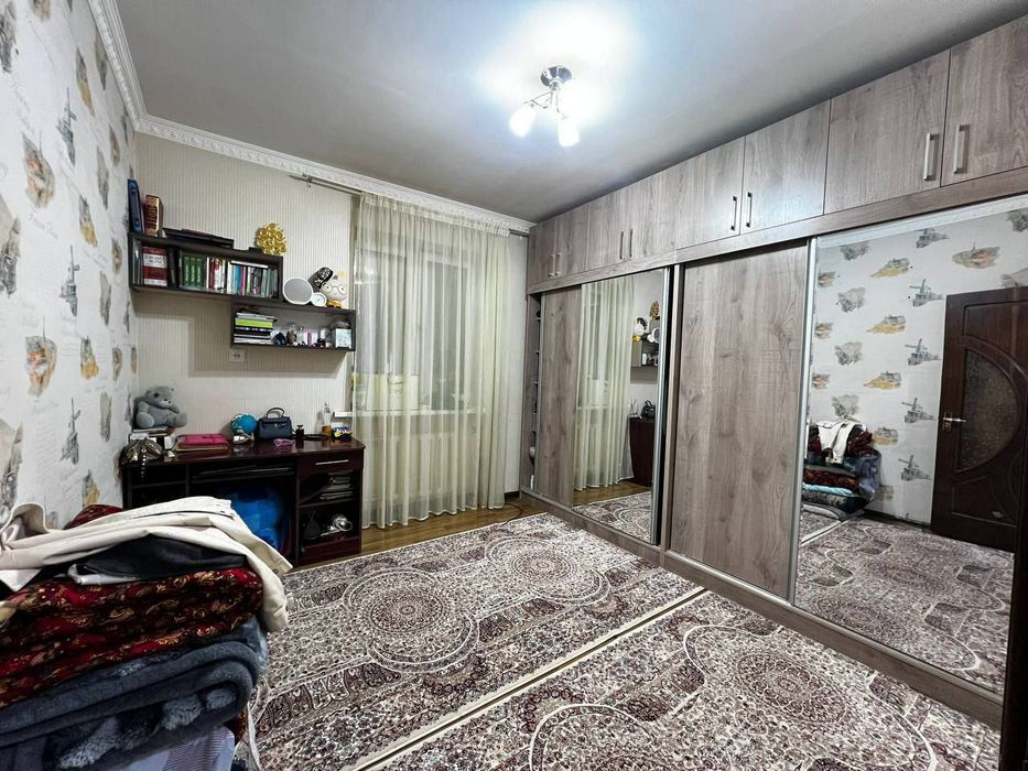 Квартира продаётся высокопотолочка Чиланзар 1 квартал 3/4/4 меб тех