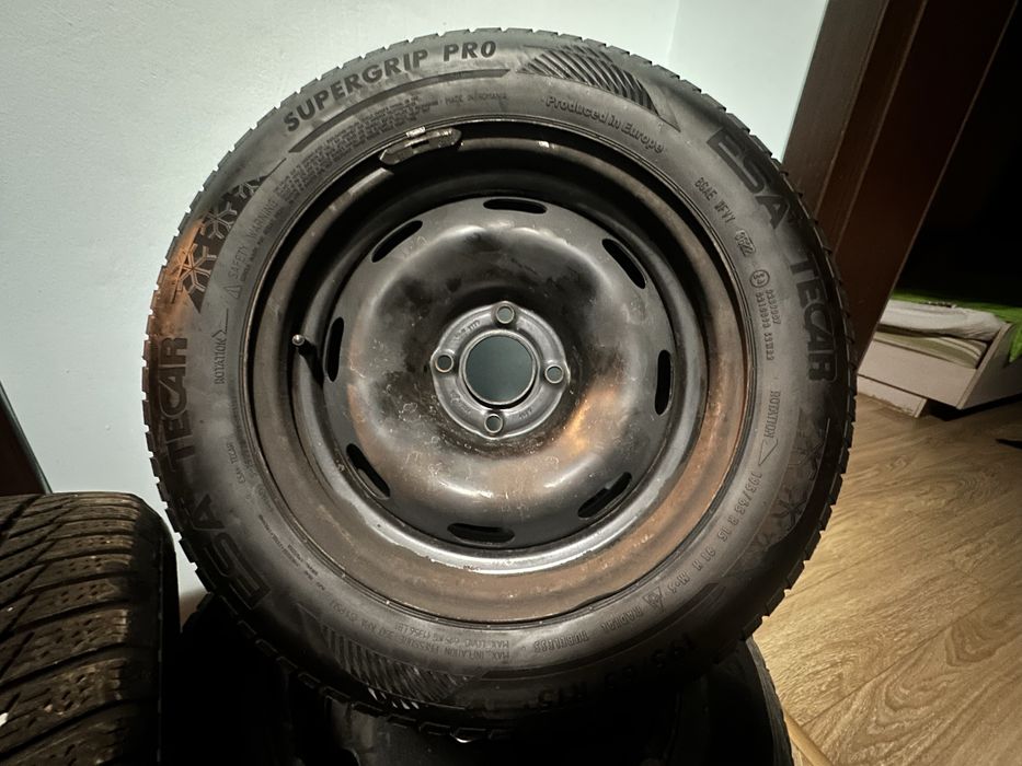 Зимен комплект гуми и джанти – 195/65 R15 за Citroën / Peugeot.