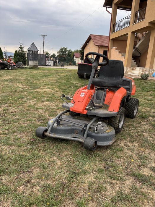 Tractoras gazon husqvarna