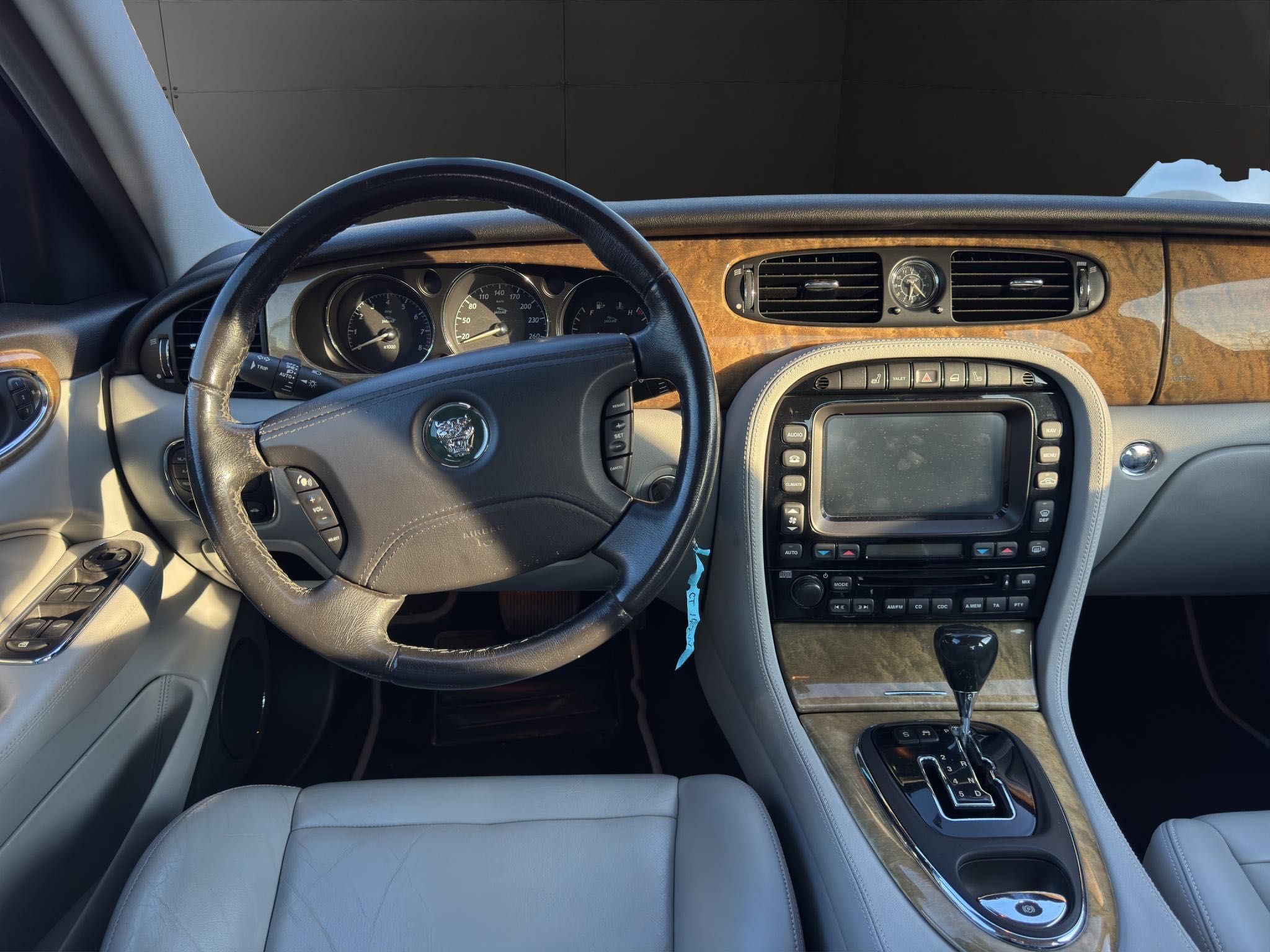 JAGUAR XJ - Rate fara avans!
