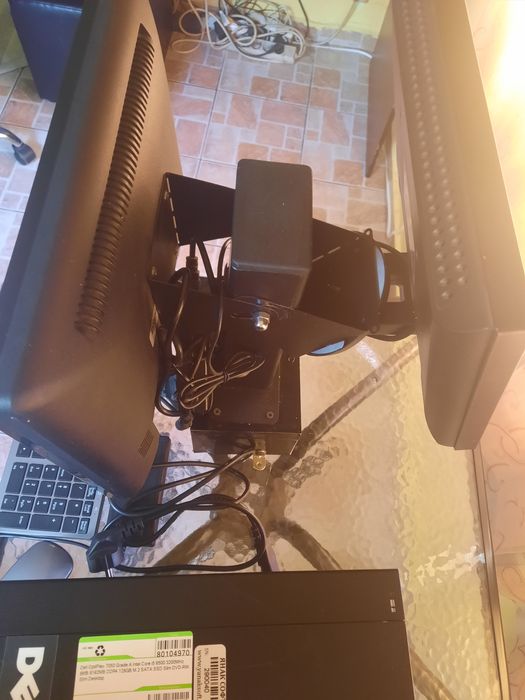 Продавам компютър  Dell