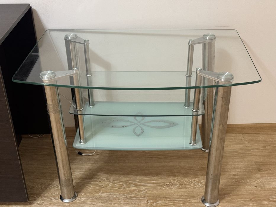 Отдам стеклянный столик