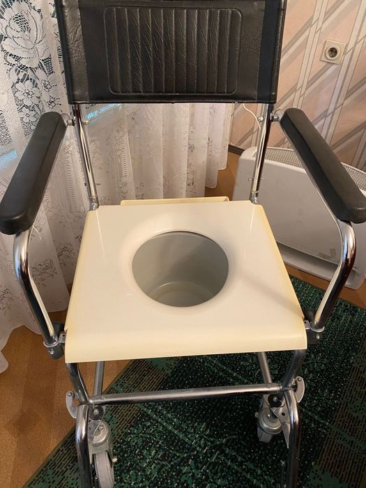 Стол за тоалетна и баня