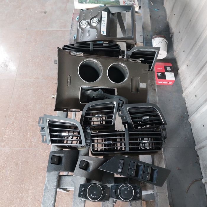 Панели салона на Ford Explorer, edge.