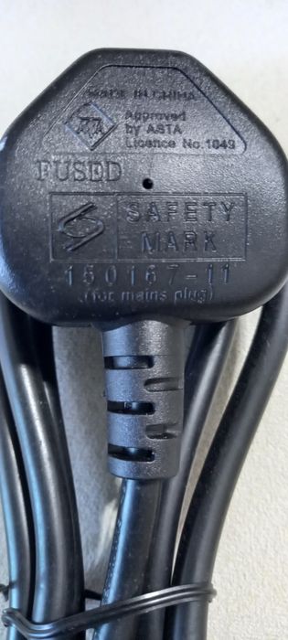 Мощен захранващ кабел за ТВ или аудио  английски стандарт