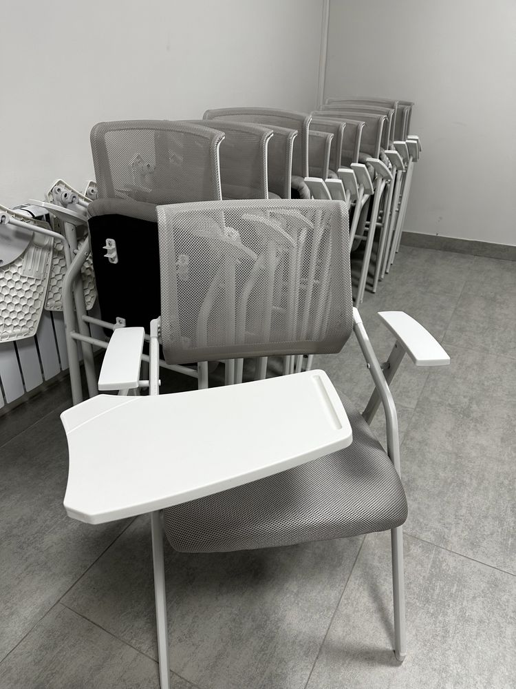 Продаются стулья для кофоркинга