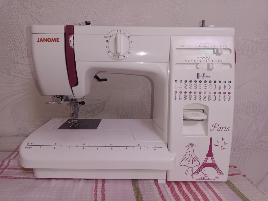 Швейная машина  Janome