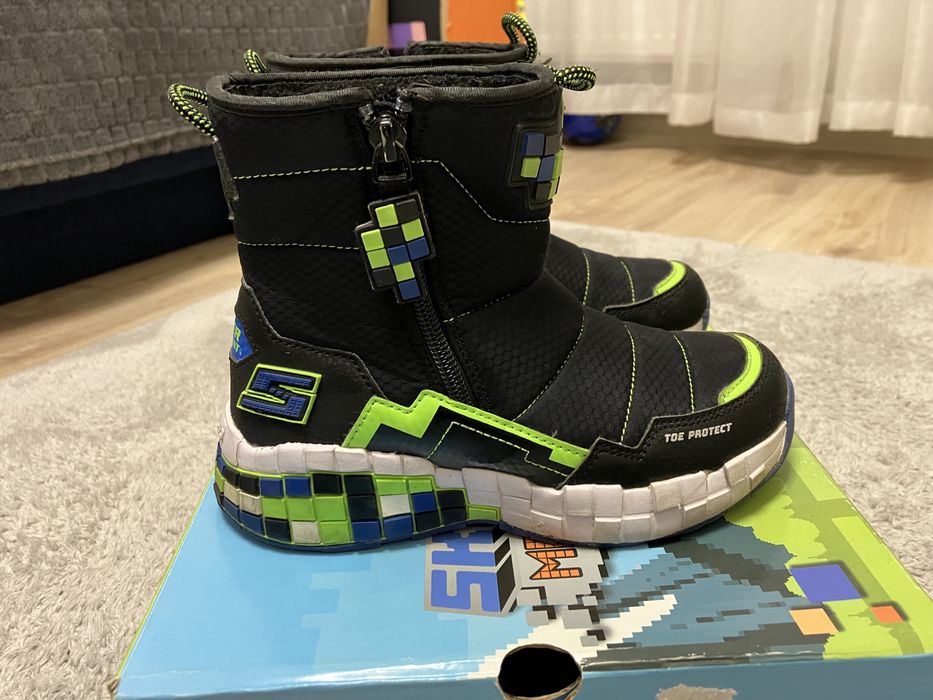 Vand cizme Skechers marimea 30