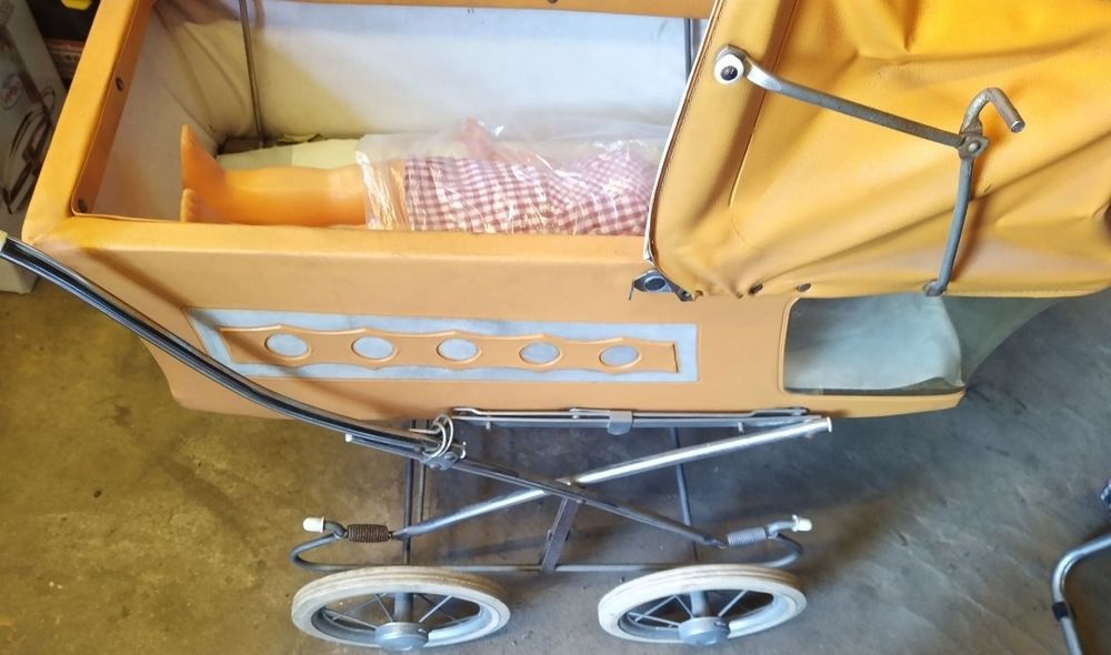 Детска количка за кукли с кукла