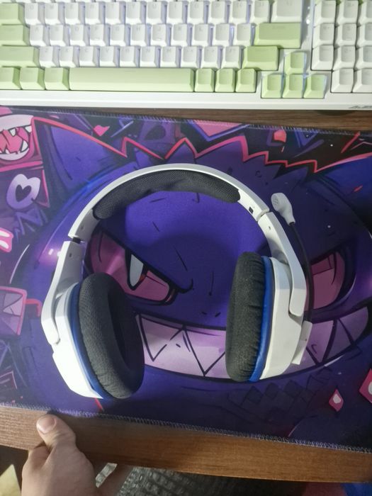 Наушники HyperX в белом цвете