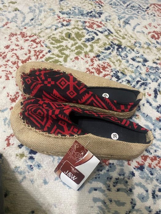 Тапочки женские.