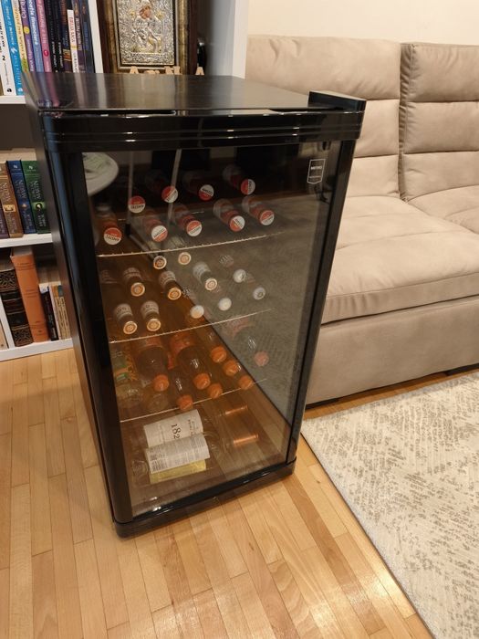 Mini frigider cu vitrina