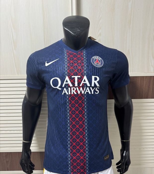 Tricouri de fotbal 2025