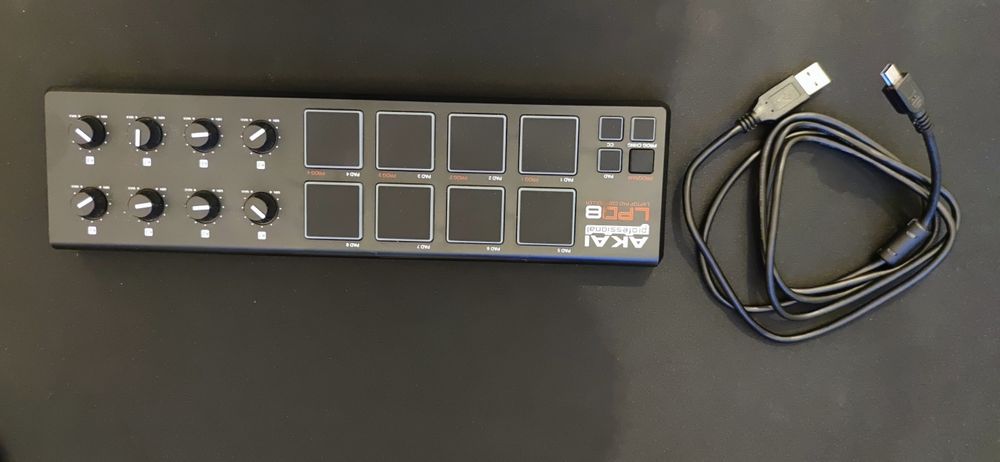 Vand Controller Midi Akai Lpd8.