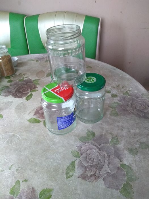 Продам банки 0,7л-1,0л(закрутки)