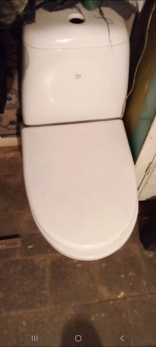 Унитаз в хорошем состоянии