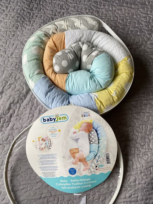 Обиколкник, възглавница за бебешка кошара