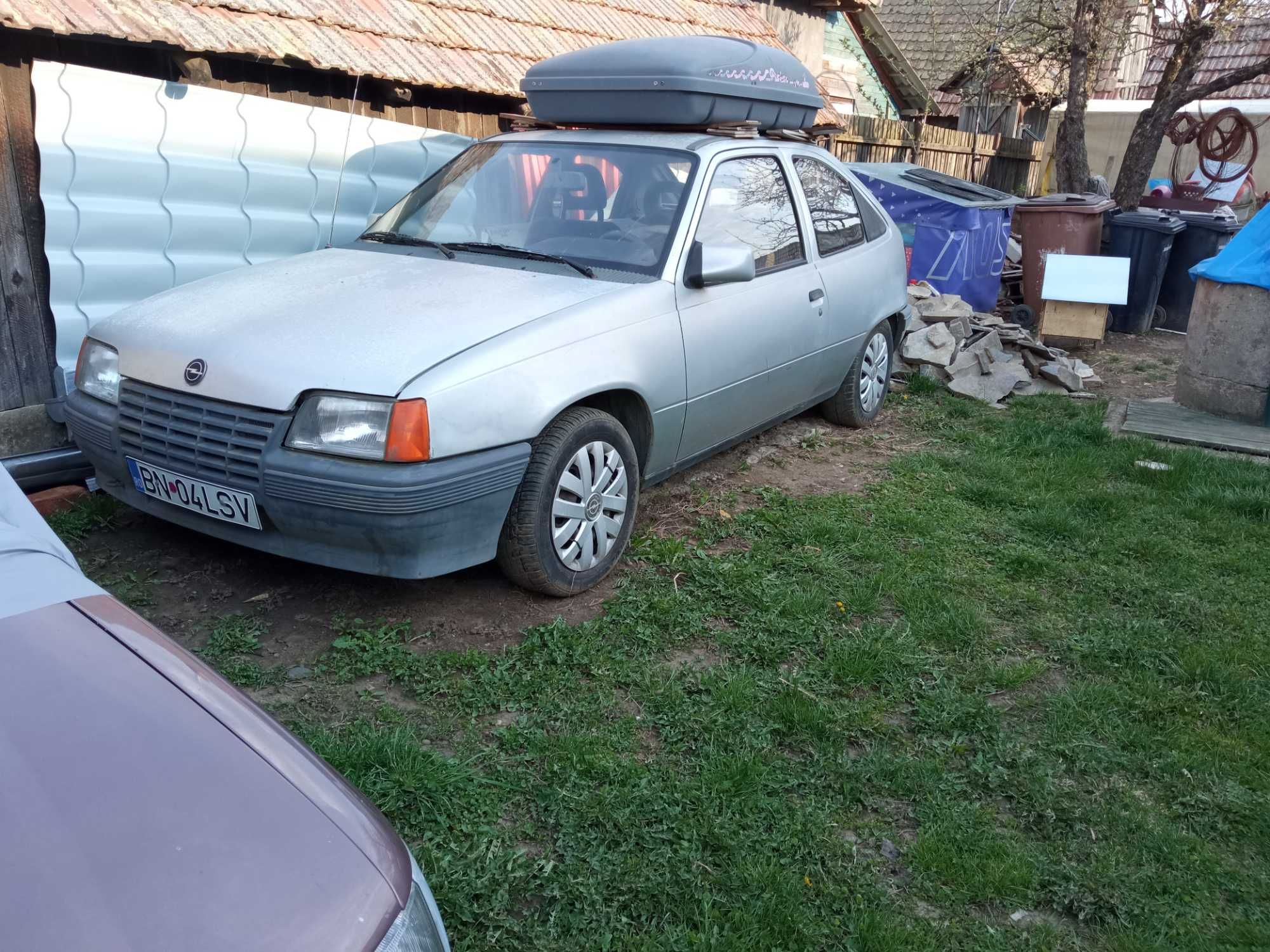 Vând Opel kadett