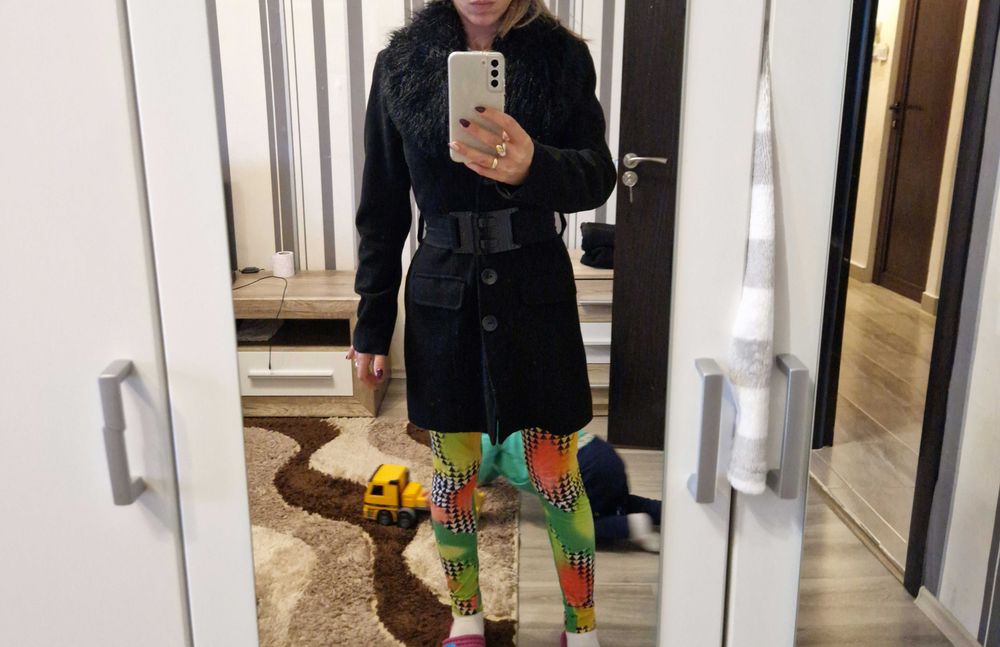 Елегантно палто с колан