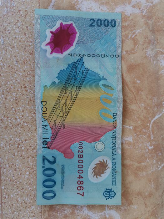 Bancnota 2000 de lei cu eclipsa