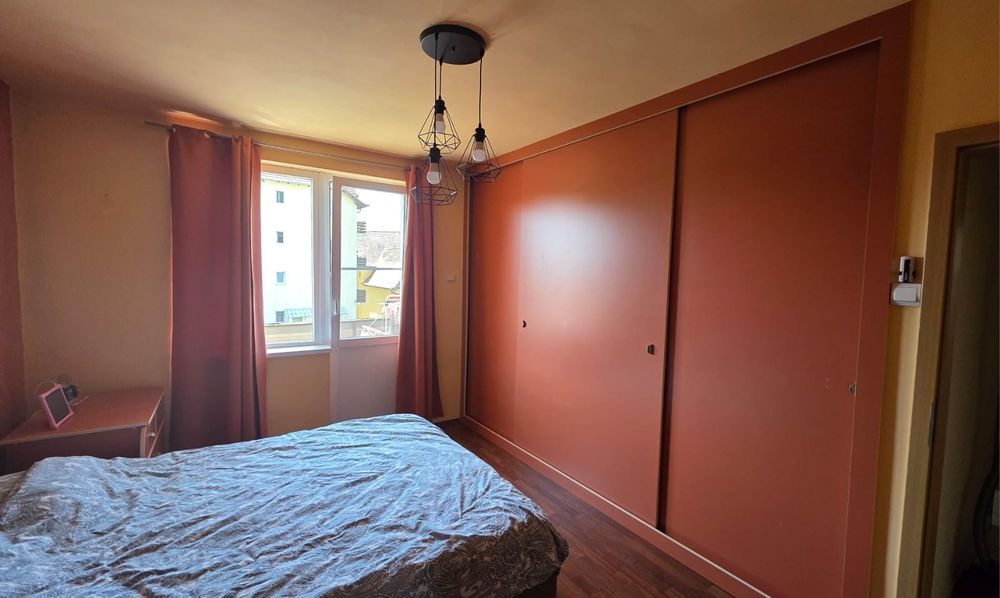 Ap 3 camere, curte privata cu loc de parcare, central zona case